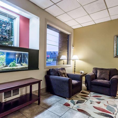 Days Inn By Wyndham Eugene Downtown/University Экстерьер фото