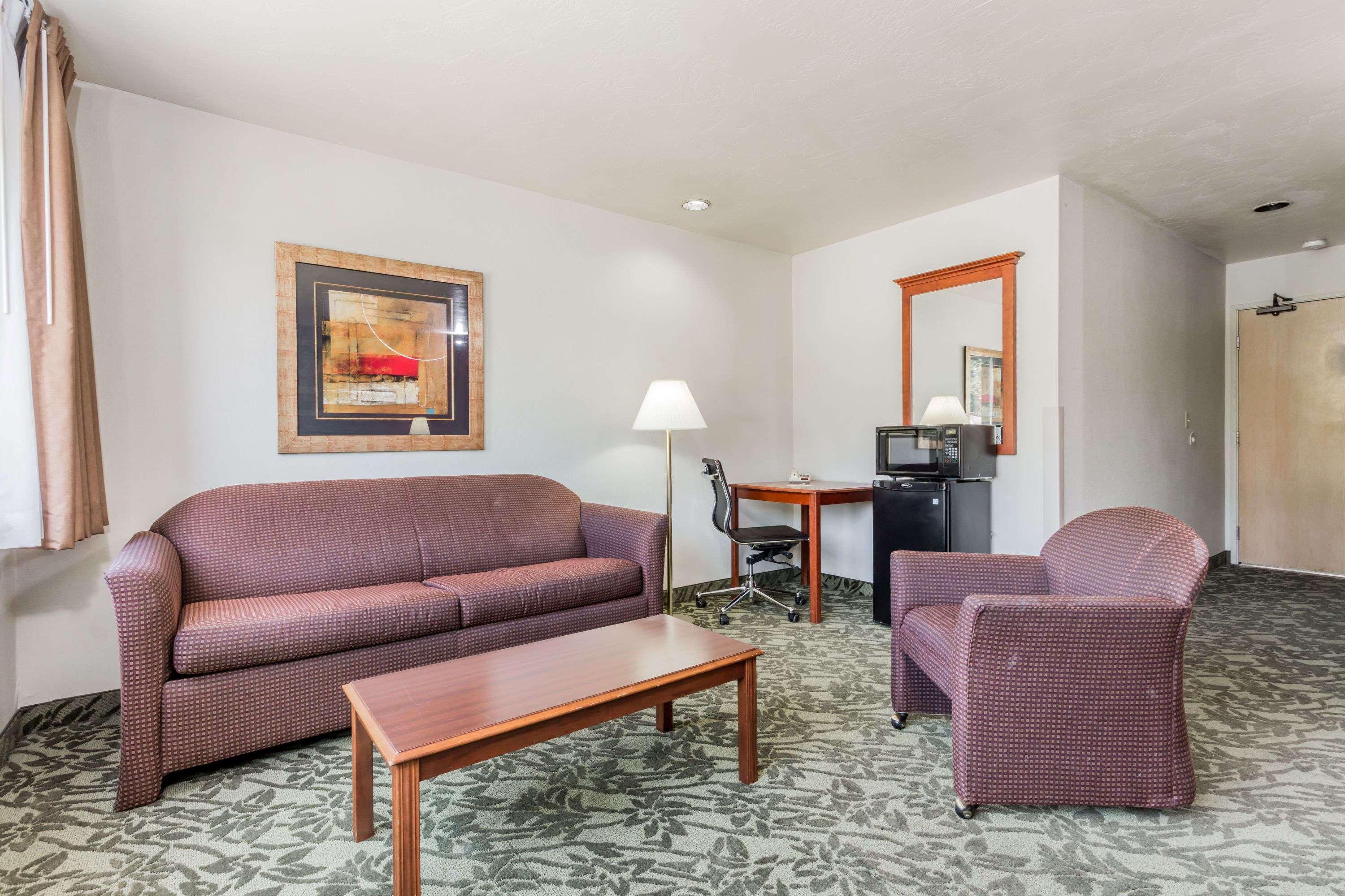 Days Inn By Wyndham Eugene Downtown/University Экстерьер фото