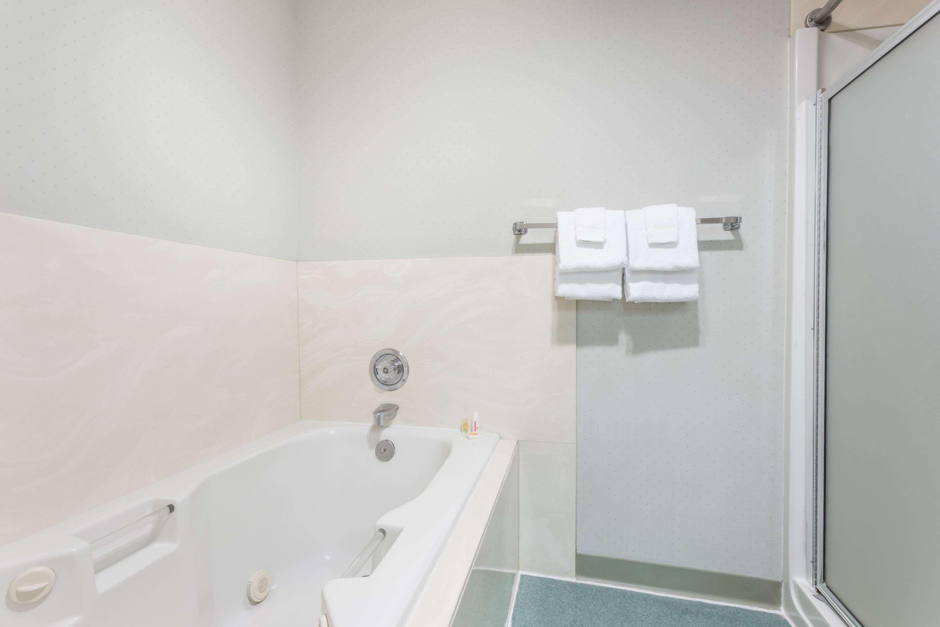 Days Inn By Wyndham Eugene Downtown/University Экстерьер фото